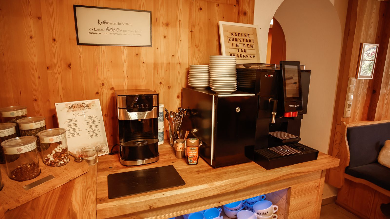 Kaffee-Station mit Schaerer-Vollautomat